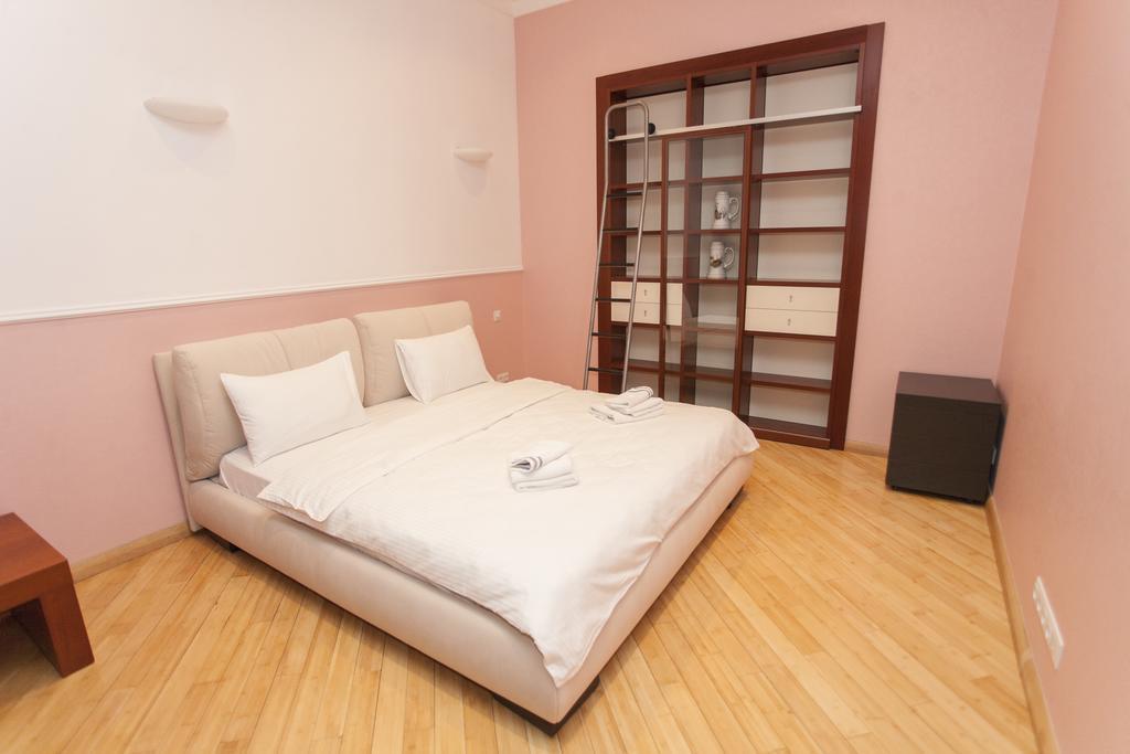 Apartment On Sumskaya No Smoking Kharkiv Exterior photo